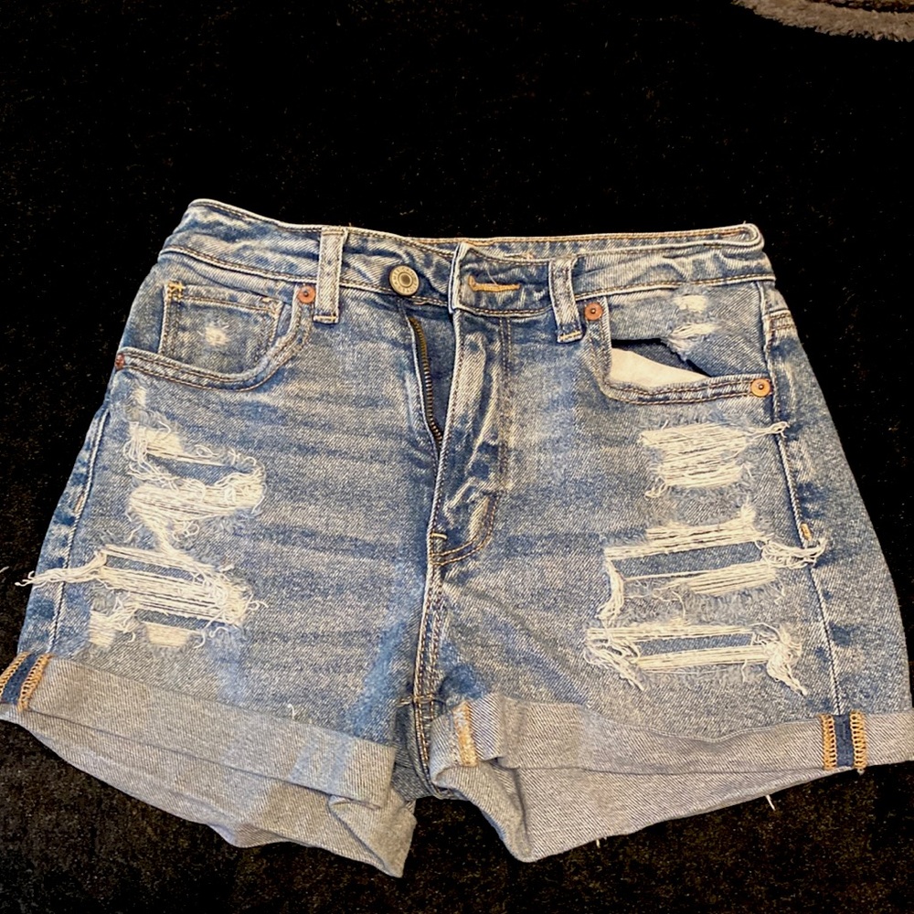 i am selling these American eagle jean shorts at the size of a double 0.
